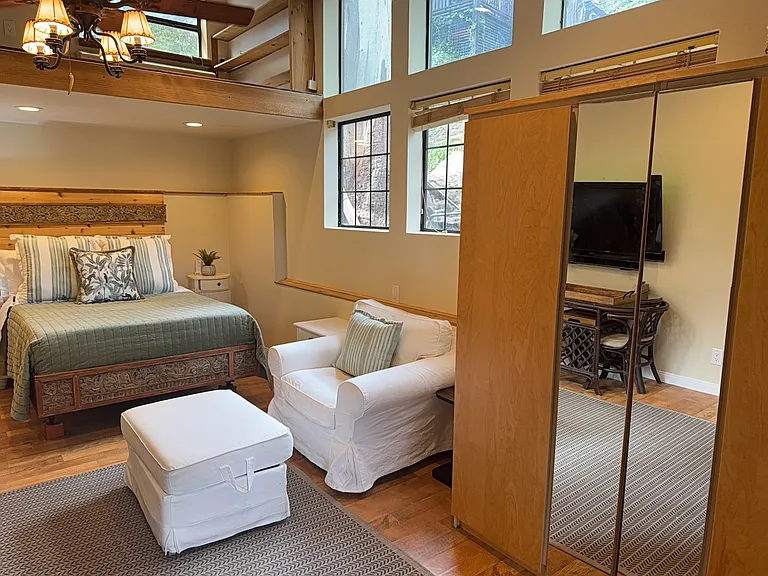 Valley View Dr — Photo 3