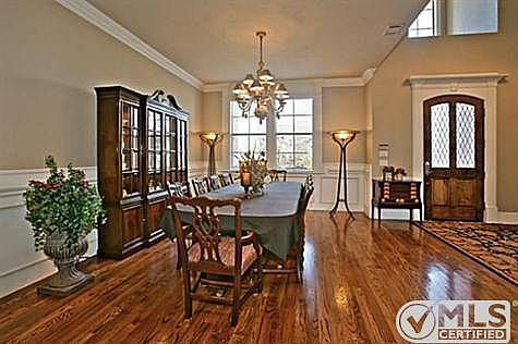 5th image of 904 Westminster Way