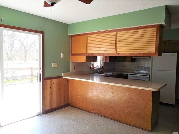 4th image of 20 Seaside Ave