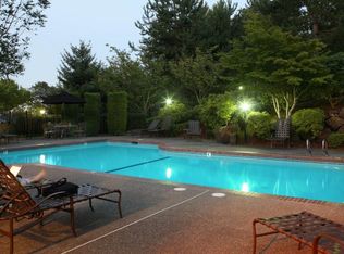 16504 NE 37th St APT X2070, Redmond, WA 98052