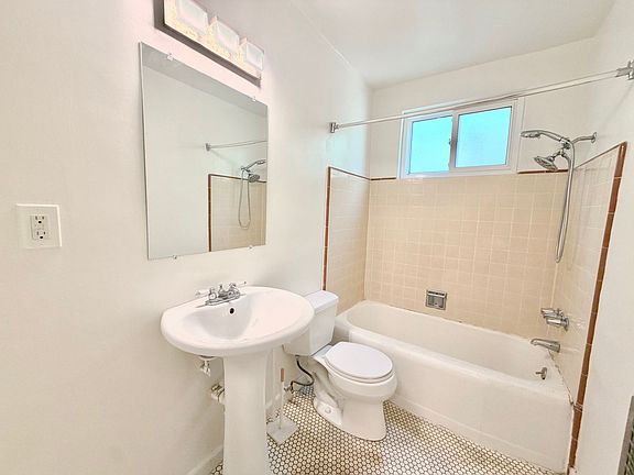 5th image of 8006-8008 Blackburn Ave #8008-3
