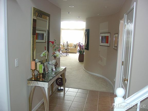5th image of 46804 Emerald Creek Dr