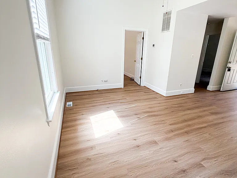 208 N Buchanan Blvd #4 — Photo 2