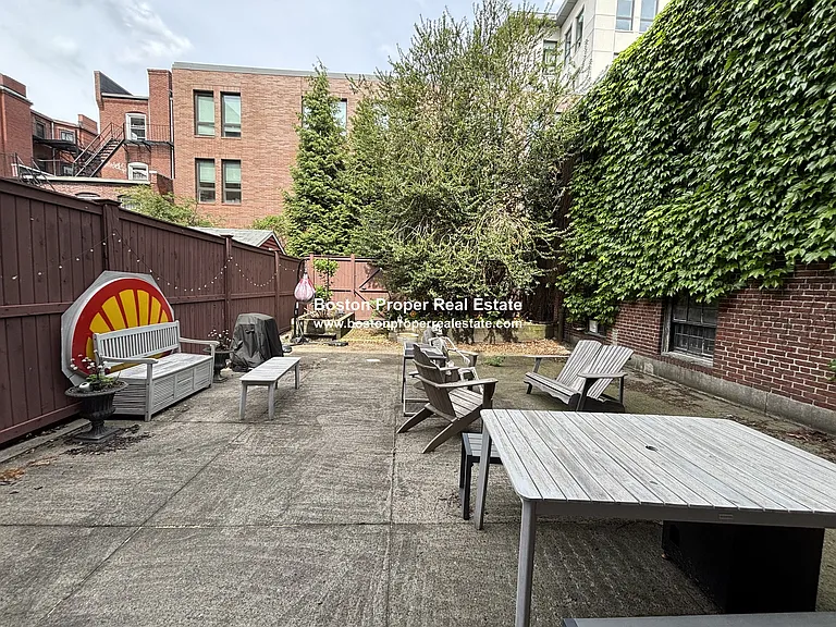 12 Aberdeen St #1 — Photo 12