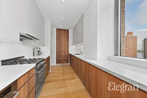 Sold by (Legacy) Elegran | media 3