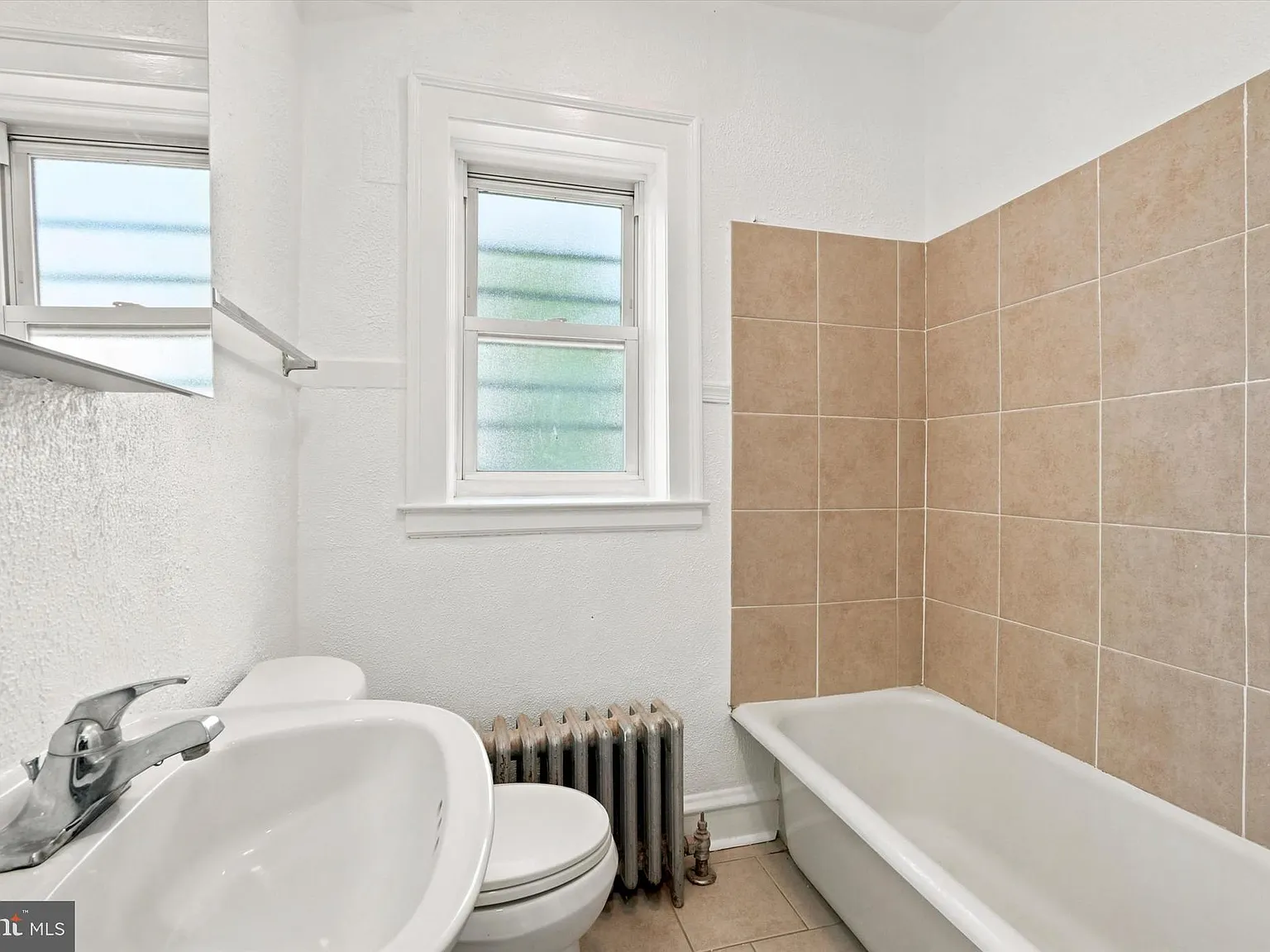 2 bed, 925 sqft, $1,950 — Photo 4