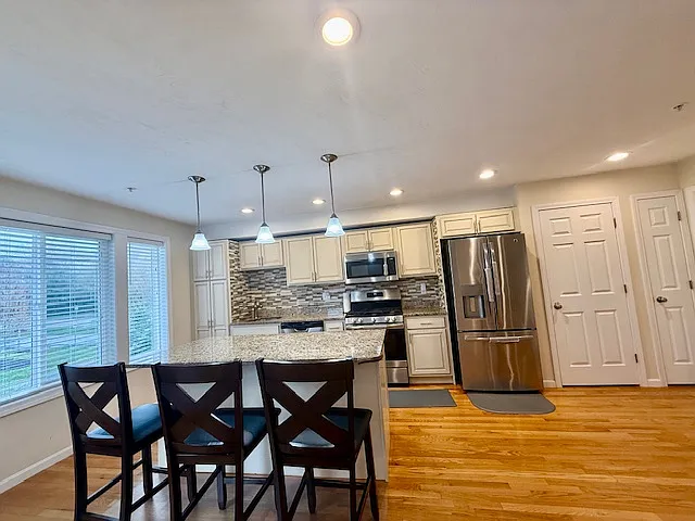33 John Hancock Dr — Photo 7