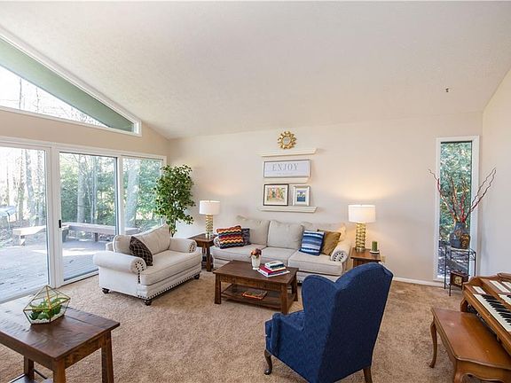 5th image of 652 Glen Eden Ct