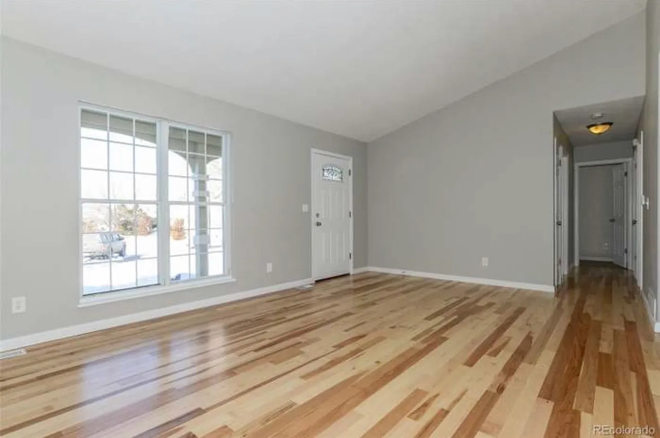 4 bed, 2200 sqft, $2,950 — Photo 2