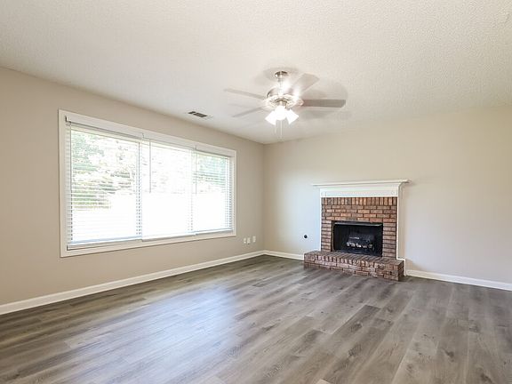 4th image of 1086 Maria Dr