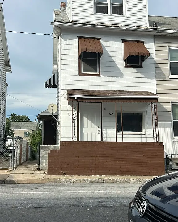 126 Ray St