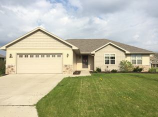 2855 Chrystella Dr, Menasha, WI 54952