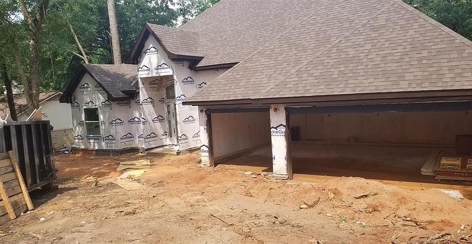 1st image of 205 Evergreen Dr