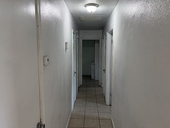 5th image of 13 Linda Ln