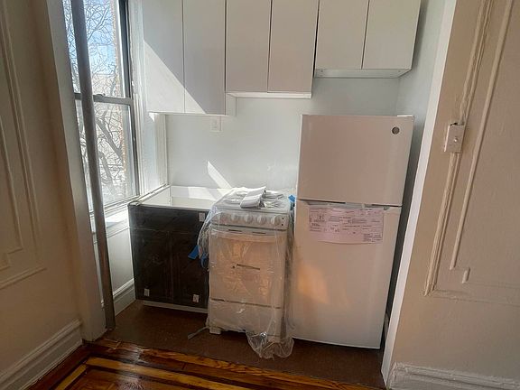 3rd image of 2680 30th St APT 3L