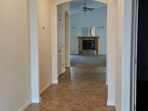 3rd image of 1032 Liberty Dr