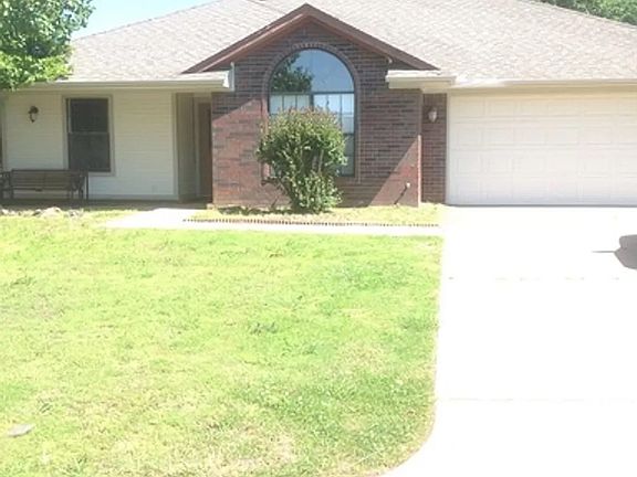 4th image of 306 Mitzi Ln