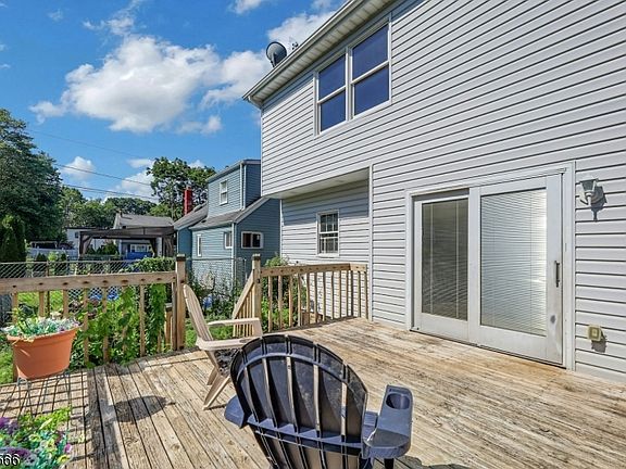 5th image of 71 View St
