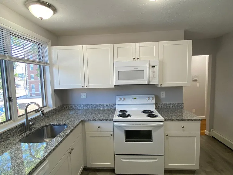 33 Chestnut St — Photo 1