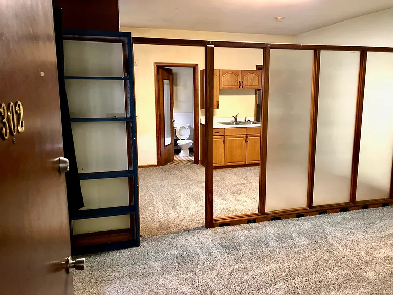 638 State St #302 — Photo 10