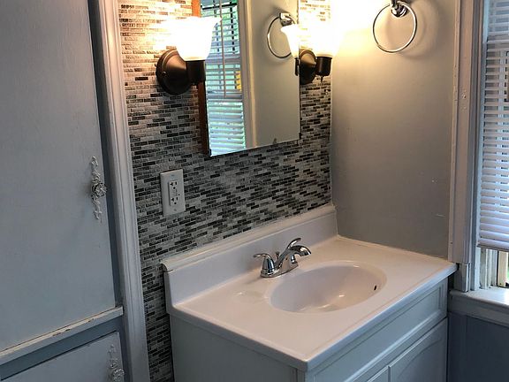 3rd image of 434 Harlan Ave NE #2