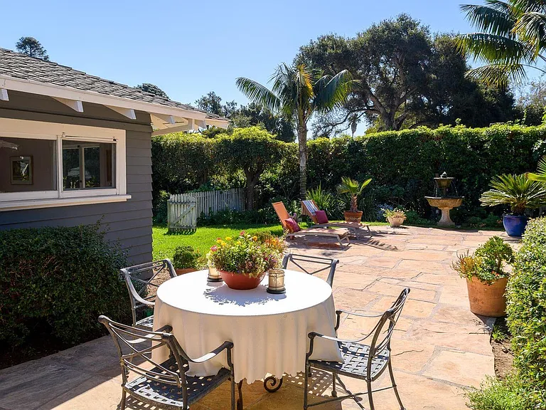 110 San Ysidro Rd — Photo 14