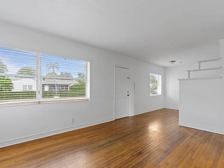 5208 Spruce Ave #B — Photo 6