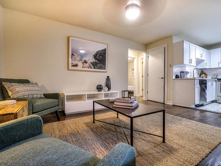 1095 Alta Ave NE #3 — Photo 8