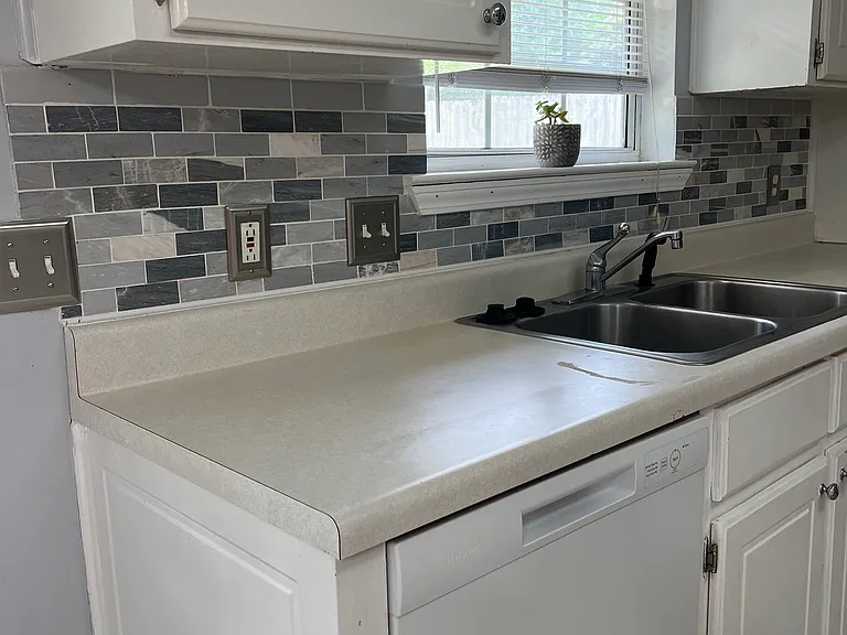 412 Fulton Dr — Photo 10