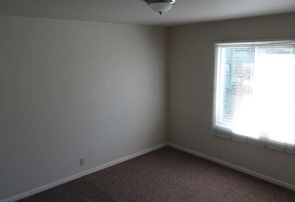 3rd image of 228 Mansfield Dr