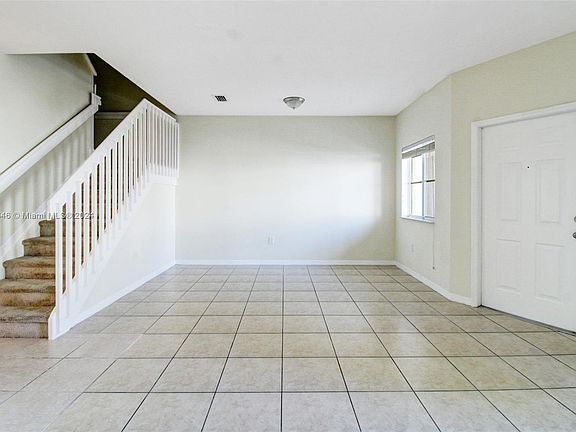 3rd image of 1602 SE 31st Ct #1602