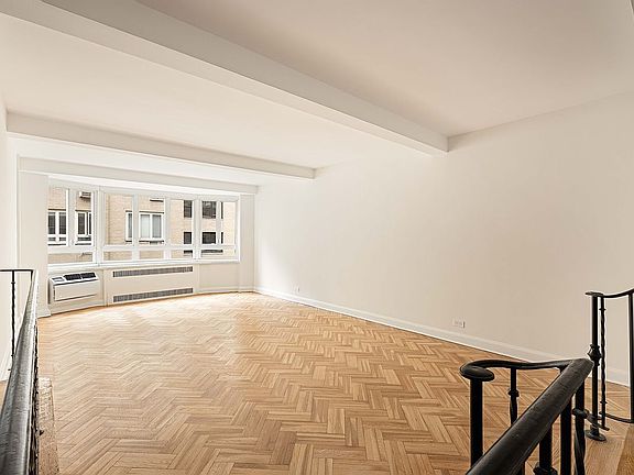 4th image of 333 W 57th St APT 504