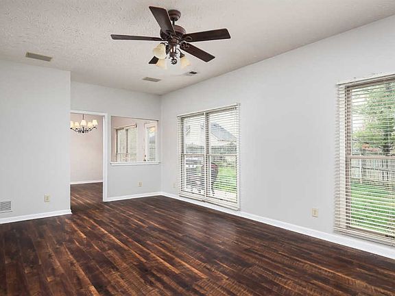 5th image of 4809 Brennen Dr
