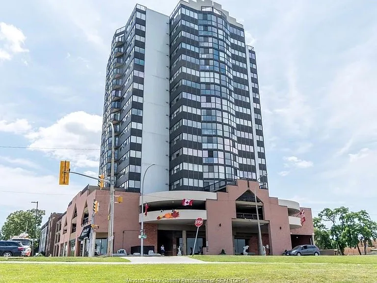 515 Riverside Dr W #403 — Photo 1