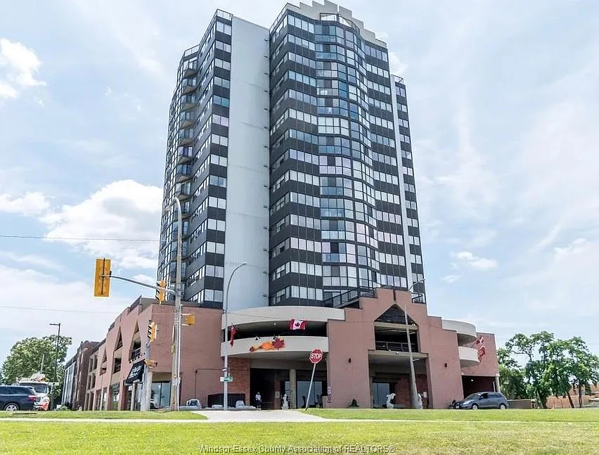 515 Riverside Dr W #403