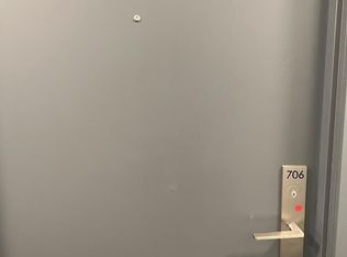 86 Dundas St E #706, Mississauga, ON L5A 1W4