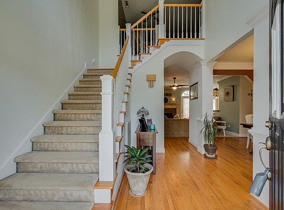 3rd image of 462 Stone Creek Dr