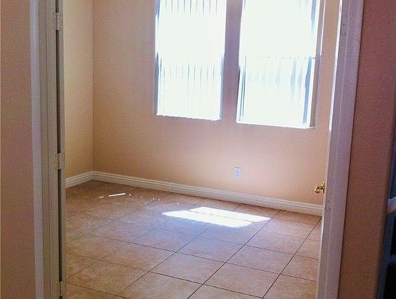 3rd image of 840 Purdy Lodge St