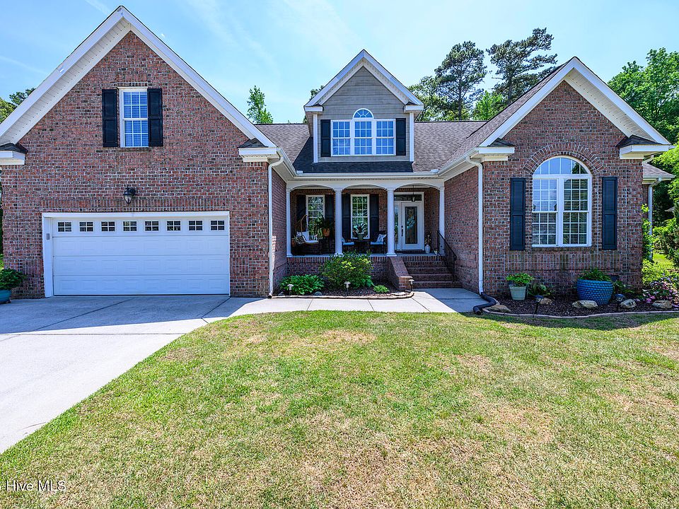 1st image of 135 Staffordshire Drive