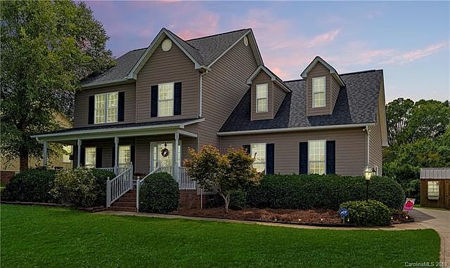 1st image of 633 Summey Farm Dr