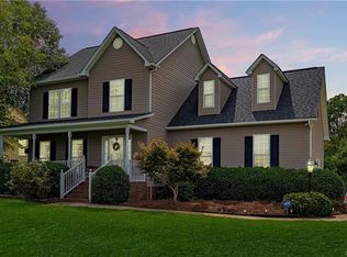 633 Summey Farm Dr, Dallas, NC 28034