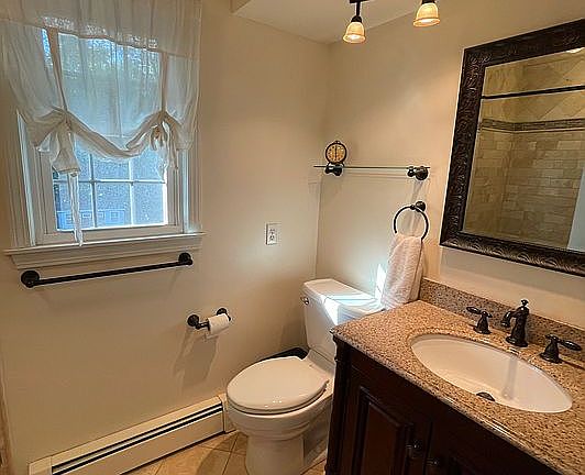 Travertine bathroom&granite 