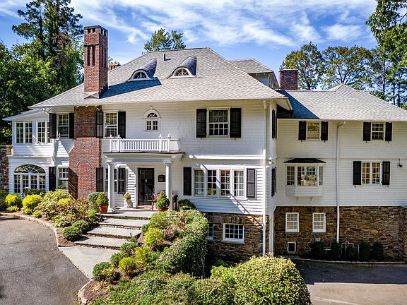 4 Upper Dogwood Lane