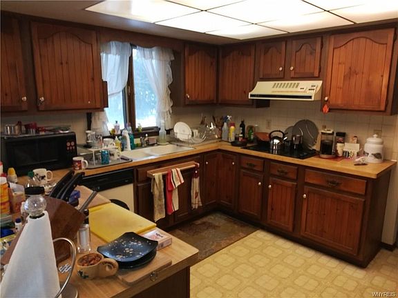 2nd image of 11 Fawnwood Dr