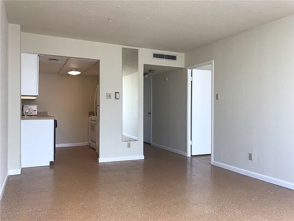 2nd image of 1800 Lavaca St #A-401