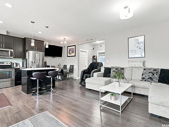 4th image of 516 Kloppenburg CRESCENT