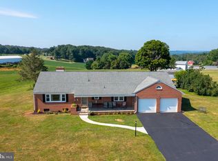 9296 Yellow Church Rd, Seven Valleys, PA 17360