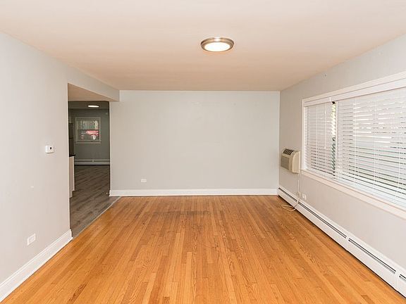 3rd image of 5020 N Washtenaw Ave APT Gn