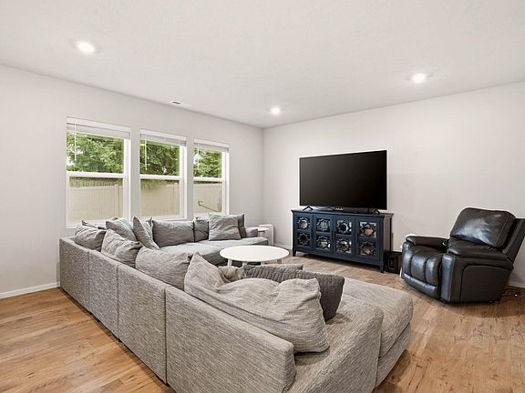 3rd image of 8218 S Allora Rd