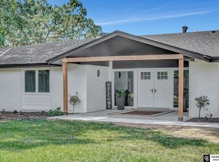 2505 S 70th St, Lincoln, NE 68506